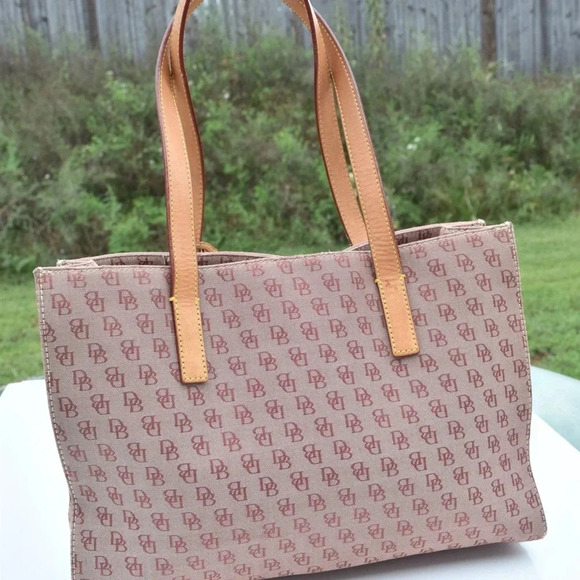 Dooney & Bourke logo tote bag - Picture 7 of 8